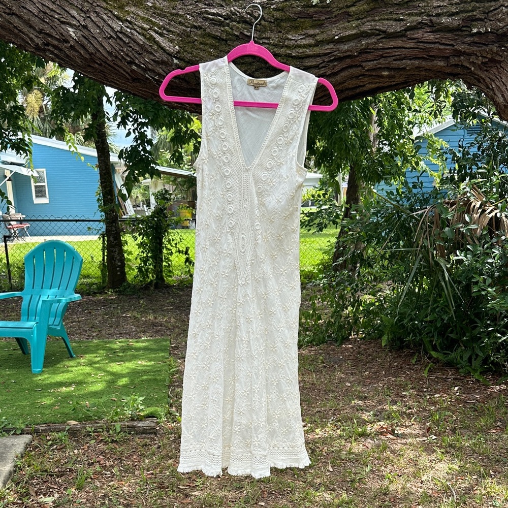 Chic White Sleeveless Maxi Dress
